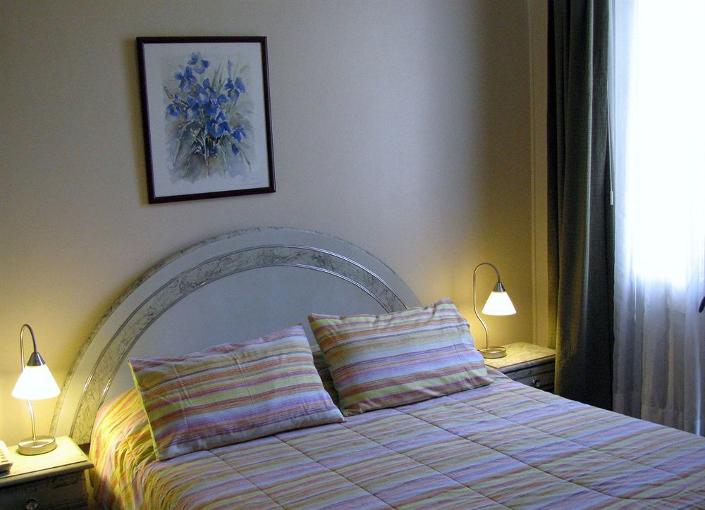 Hotel Baleares 圣地亚哥 外观 照片